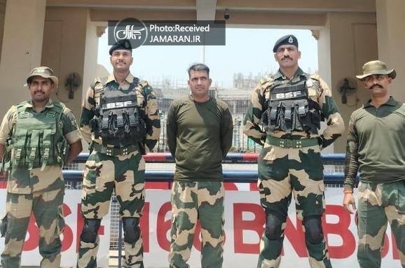 پاکستان سرباز هندی بازداشت شده را بازگرداند + عکس