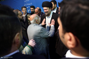 دیدار وزیر و جمعی از کارکنان وزارت راه و شهرسازی با سید حسن خمینی