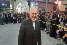 ظریف: امروز یک روز حیاتی برای‌ ایران است/ حضور در انتخابات حق مردم‌ است/ قهر کردن با صندوق رأی راه‌حل مشکلات ما نیست