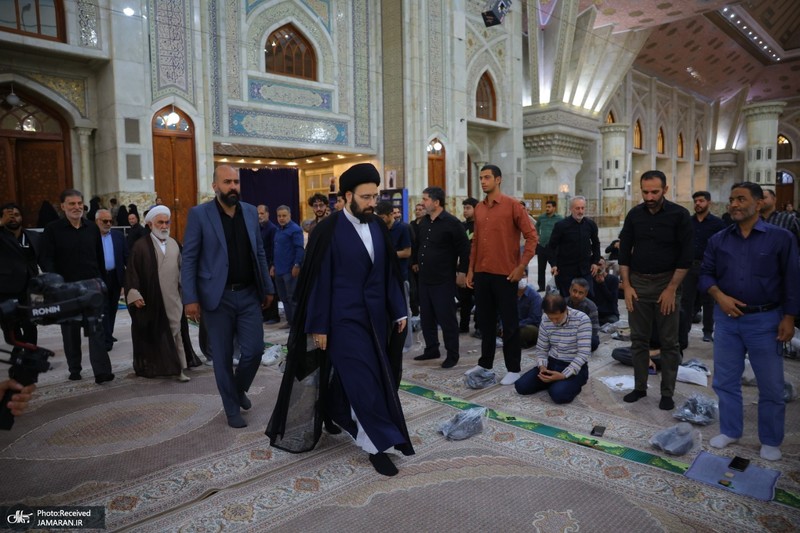 نماز ظهر و عصر روز ارتحال امام در حرم امام خمینی