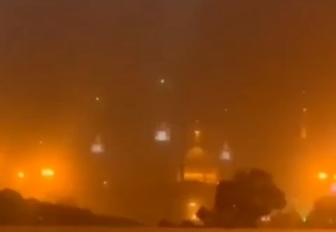 طوفان و گردوخاک شدید در حوالی حرم امام خمینی(ره) + فیلم