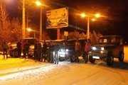 آفرود سواران تکاب به کمک خودروهای گرفتار در برف شتافتند