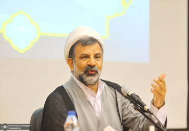  سخنان حجت الاسلام و المسلمین مهریزی در ششمین نشست تبیین مکتب امام خمینی با عنوان «جایگاه زن در مکتب فقهی امام(س)» 