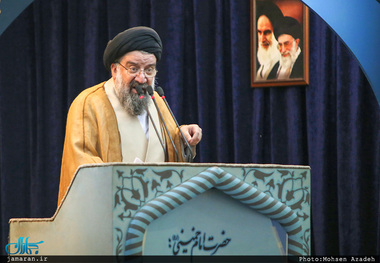 احمد خاتمی: فتنه‌آفرینان بدانند حماسه 9 دی قابل تکرار است/ سفر مخفیانه ترامپ به عراق نماد خفت است