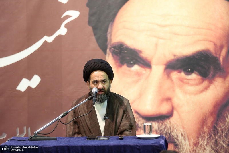 بازدید جمعی از داشجویان دانشگاه‌های آذربایجان شرقی از حسینیه جماران