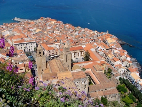 ترفند "ناپل کوچک" برای زنده کردن شهرش!