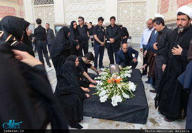 مراسم خاکسپاری حجت الاسلام و المسلمین حمیدزاده(ره) در حرم امام خمینی(س)