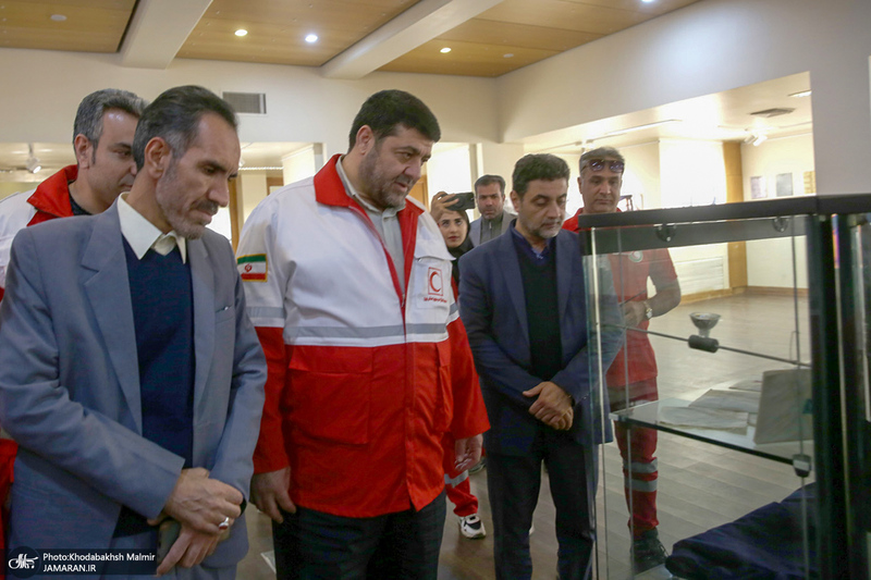 بازدید رئیس جمعیت هلال‌احمر  از بیت تاریخی حضرت امام در خمین