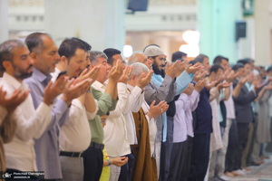 نماز عید سعید قربان در حرم مطهر حضرت معصومه(س)