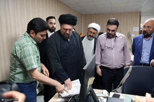 بازدید «سید حسن خمینی» از موسسه مطبوعاتی ایران