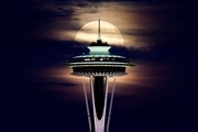 عکس روز نشنال جئوگرافیک، ماه پشت برج