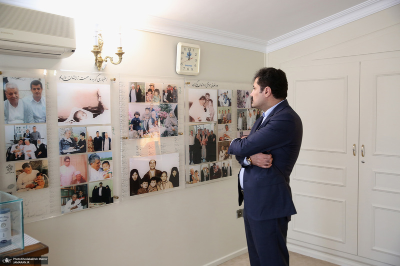 بازدید عبدالکریم حسین‌زاده، معاون امور توسعه روستایی و مناطق محروم کشور  از بیت امام خمینی (س) در جماران