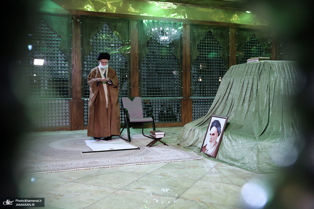 حضور رهبر معظم انقلاب در حرم مطهر امام خمینی(س) و گلزار شهدا