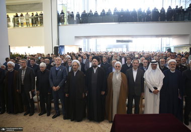 پزشکیان: آیتالله هاشمی همیشه در خاطرهها خواهند ماند/ فاطمه هاشمی: خناسان نمیگذارند دولت برآمده از رأی مردم به وعدههایش عمل کند/ محسن هاشمی: آرمان آیتالله هاشمی توسعه ایران بود/ هادی سروش: آیتالله هاشمی دوست داشت مردم یک زندگی آرام داشته باشند