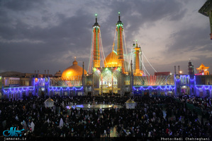 حال و هوای حرم کریمه اهل بیت(ع) در شب میلاد امام رضا(ع)