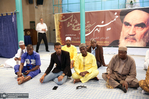 بازدید جمعی از قاریان کشور آفریقا و جمعی از گردشگران لبنانی از بیت امام خمینی در جماران