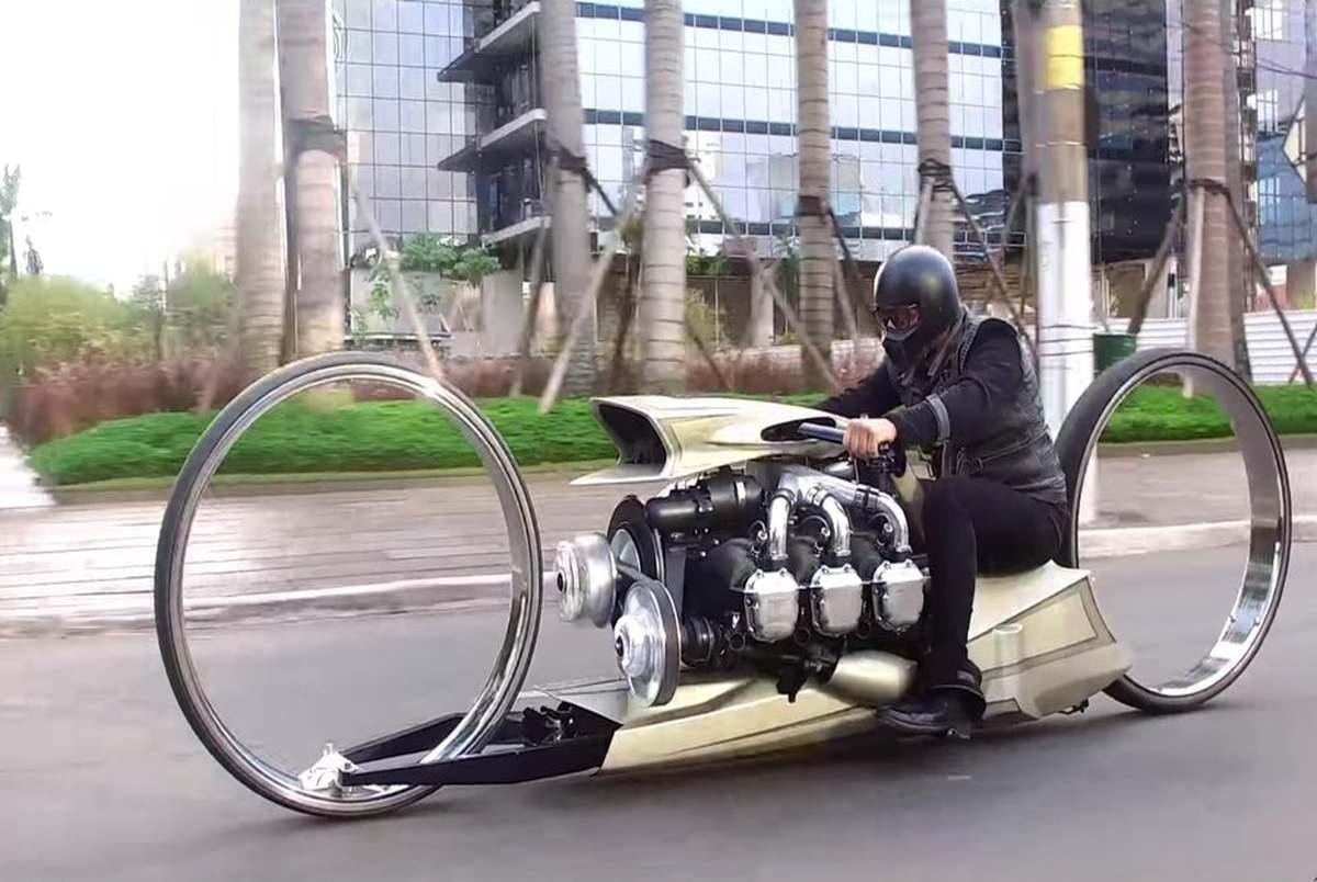 رولز رویس موتورسیکلت عینکی با موتور هواپیما ساخت + تصاویر