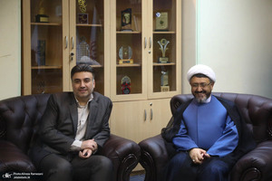 بازدید سرپرست موسسه تنظیم و نشر آثار حضرت امام خمینی(ره) از نمایشگاه کتاب