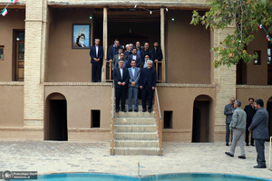 بازدید استاندار جدید مرکزی از بیت تاریخی حضرت امام در خمین