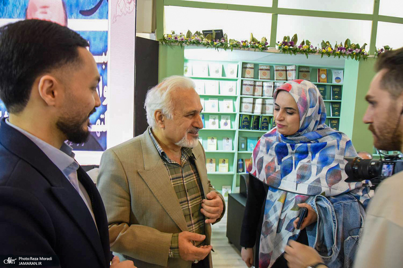  غرفه موسسه تنظیم و نشر آثار امام خمینی (س) در سی و سومین نمایشگاه بین المللی قرآن کریم-4