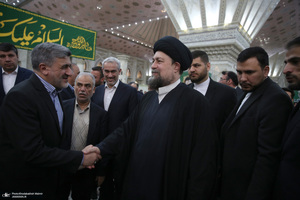 دیدار وزیر اقتصاد  جمعی از مدیران بانک ها با سید حسن خمینی