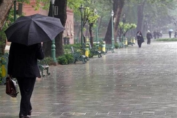 بارش باران نیمه شمالی اصفهان را فرا می گیرد