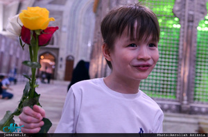 حضور مددجویان موسسه بچه های آسمان در حرم مطهر امام خمینی(س)