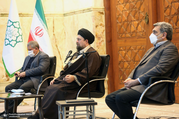 سید حسن خمینی: قانون باید برای همه باشد/  نمی شود با دیدن یک پرونده جیغ زد و با پرونده ای دیگر از روی تفضّل برخورد کرد!