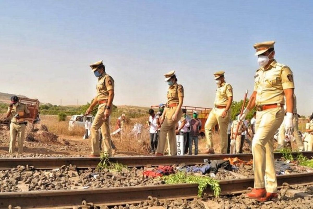 مرگ 17 کارگر در هند به علت خوابیدن روی ریل قطار