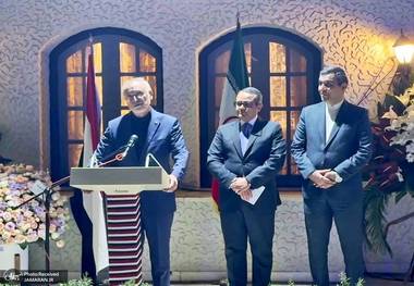 علی‌اکبر صالحی در مراسم روز ملی جمهوری عربی مصر: ایران و مصر دو ملت ریشه‌دار تاریخی هستند؛ عبور از بحران‌های منطقه تنها با عقلانیت، حکمت، گفت‌وگو و دیپلماسی امکان‌پذیر است
