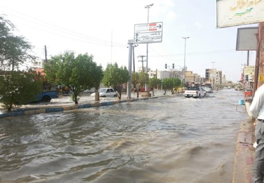 بارش شدید باران موجب آبگرفتگی خیابان ها و معابر شادگان شد