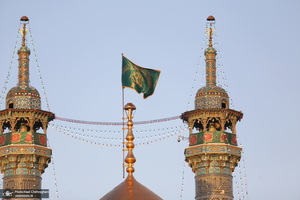 آیین تعویض پرچم گنبد حرم حضرت معصومه(س) و آغاز دهه کرامت