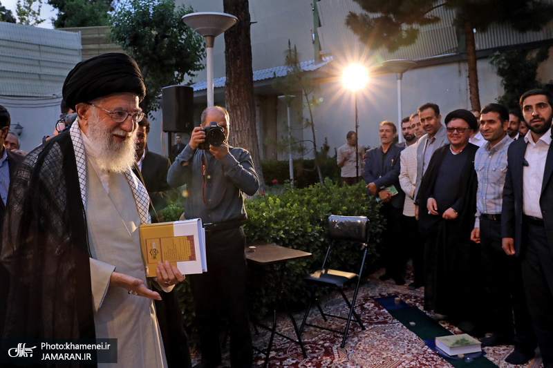 دیدار جمعی از شاعران و اهالی فرهنگ و ادب با رهبر معظم انقلاب