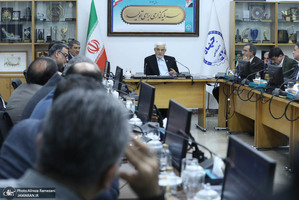 جلسه شورای جهاد دانشگاهی با حضور محمدرضا عارف