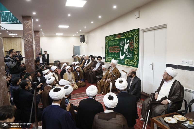 عمامه گذاری طلاب توسط مراجع عظام تقلید در روز میلاد امام علی (ع)‎