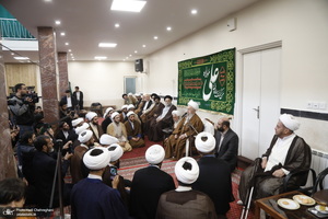 عمامه گذاری طلاب توسط مراجع عظام تقلید در روز میلاد امام علی (ع)‎