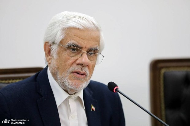 عارف: خالی کردن دل مردم هنر نیست/ دشمن وارد جنگ اقتصادی و روانی شده است/ مسئولان اختلافات را در تریبون‌ها مطرح نکنند