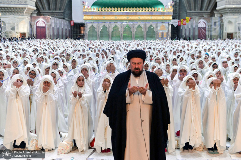 مراسم جشن تکلیف دانش آموزان دختر در حرم مطهر امام خمینی(س)
