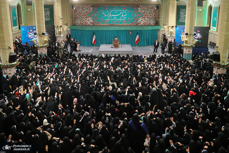 دیدار هزاران نفر از زنان و دختران با رهبر معظم انقلاب