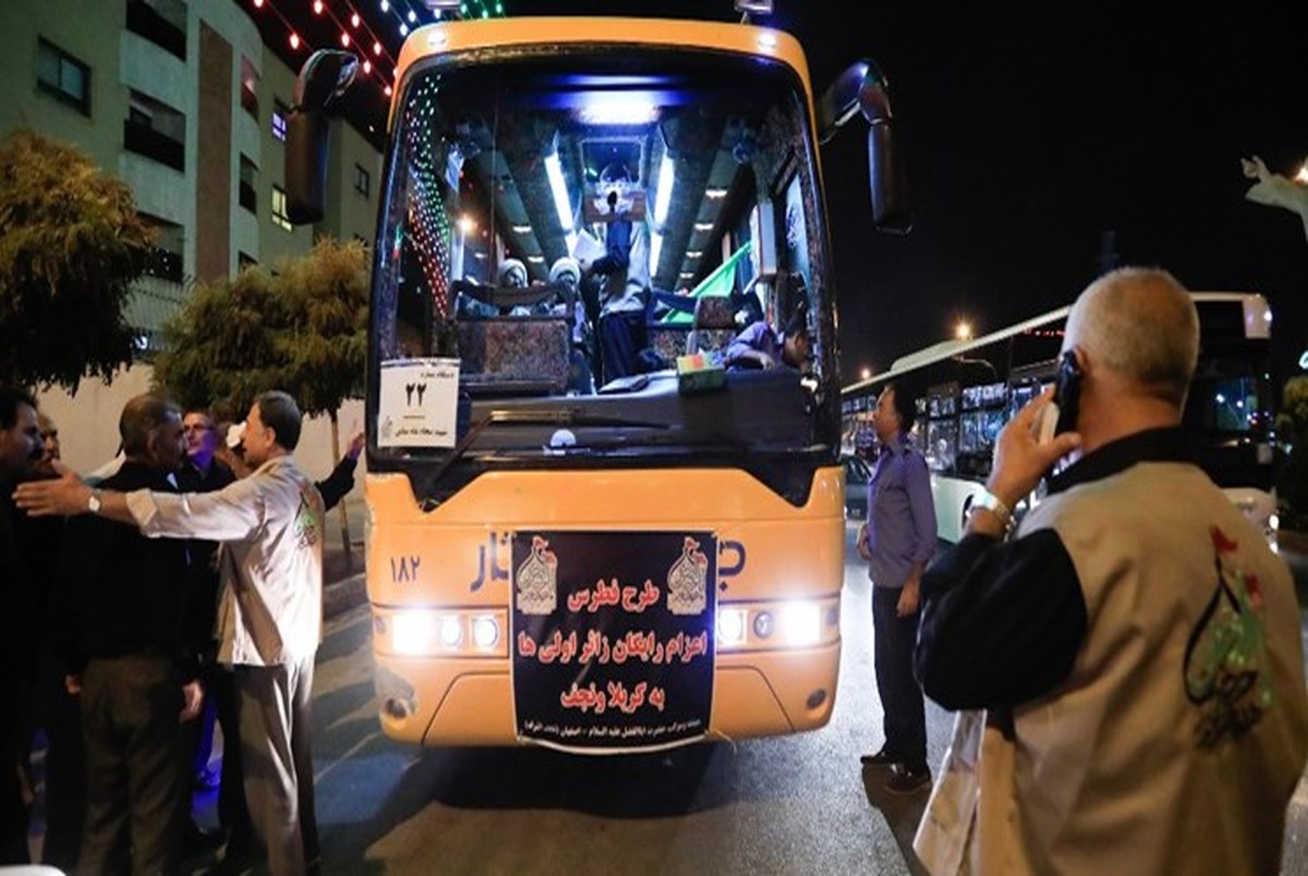 اتوبوس‌های ایرانی برای جابه‌جایی زوار به عراق اعزام شد