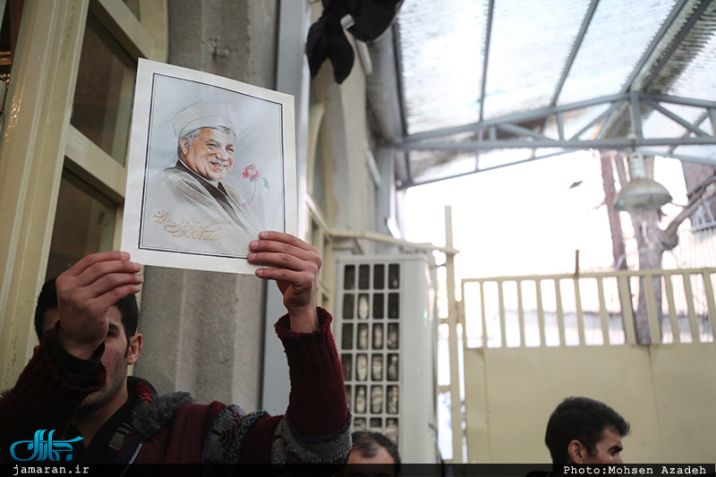 مراسم وداع با پیکر آیت الله هاشمی رفسنجانی(ره) در حسینیه جماران-13