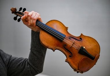 حراج ویلن ۱۸ میلیون دلاری
