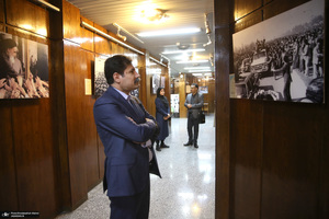 بازدید عبدالکریم حسین‌زاده، معاون امور توسعه روستایی و مناطق محروم کشور  از بیت امام خمینی (س) در جماران