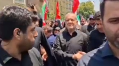 حضور پزشکیان در مراسم تشییع رهبر شهید + فیلم