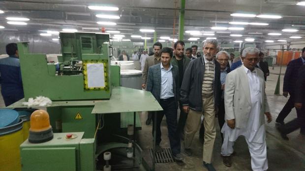 استاندار سیستان و بلوچستان بر احیای کارخانه بافت بلوچ تاکید کرد