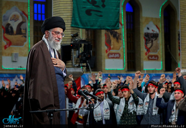 دیدار جمعی از جوانان و نوجوانان عازم اردوهای راهیان نور با رهبر معظم انقلاب