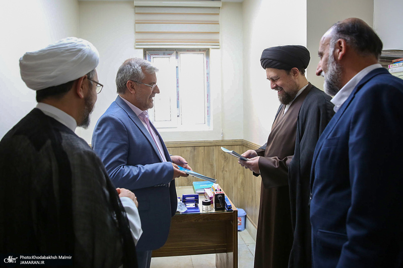 بازدید سید حسن خمینی از موسسه تنظیم و نشر آثار امام خمینی (س)