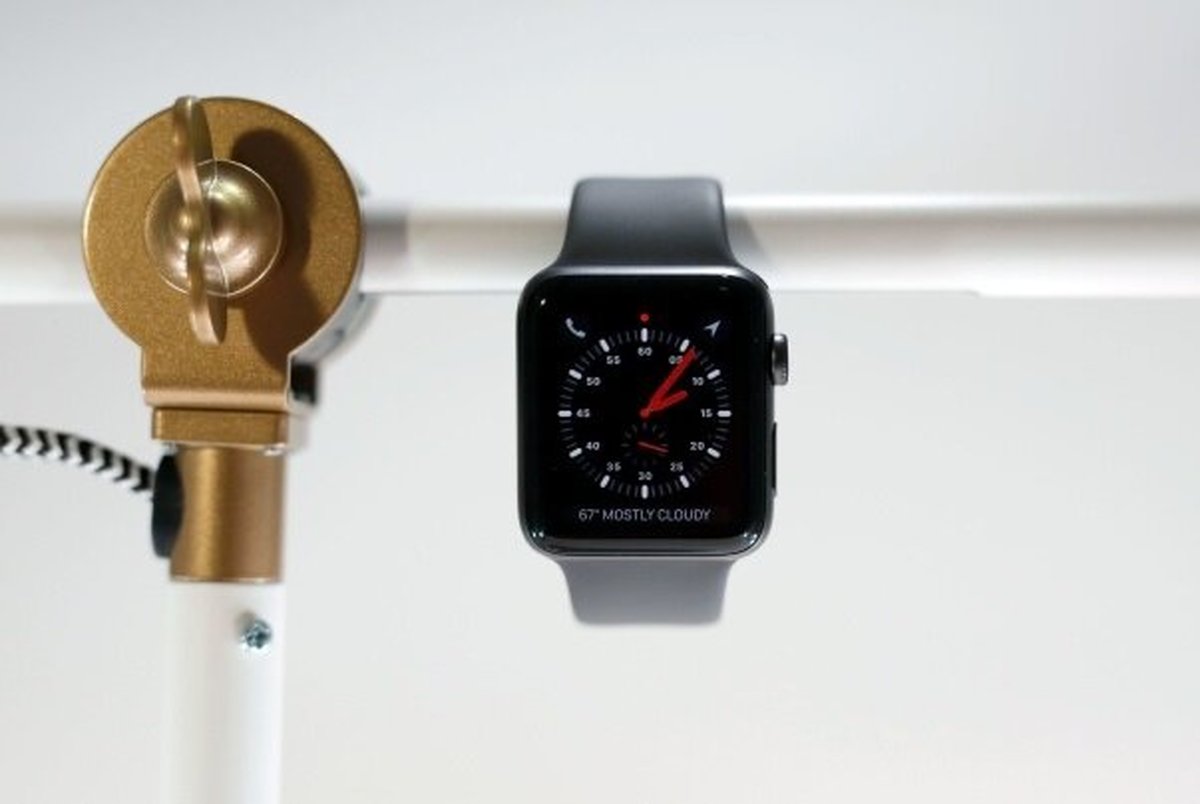 به روزرسانی سیستم عامل، علت نقص فنی ساعت های اپل