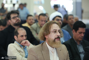 نشست نقد کتاب امام خمینی (ره) در مواجهه با منتقدان و مخالفان