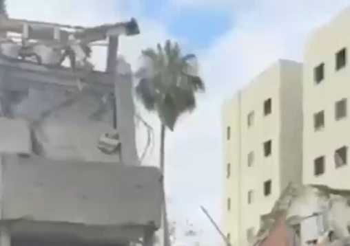 اصابت 30 موشک پرتاب شده از ایران به مناطق مختلف اسرائیل 